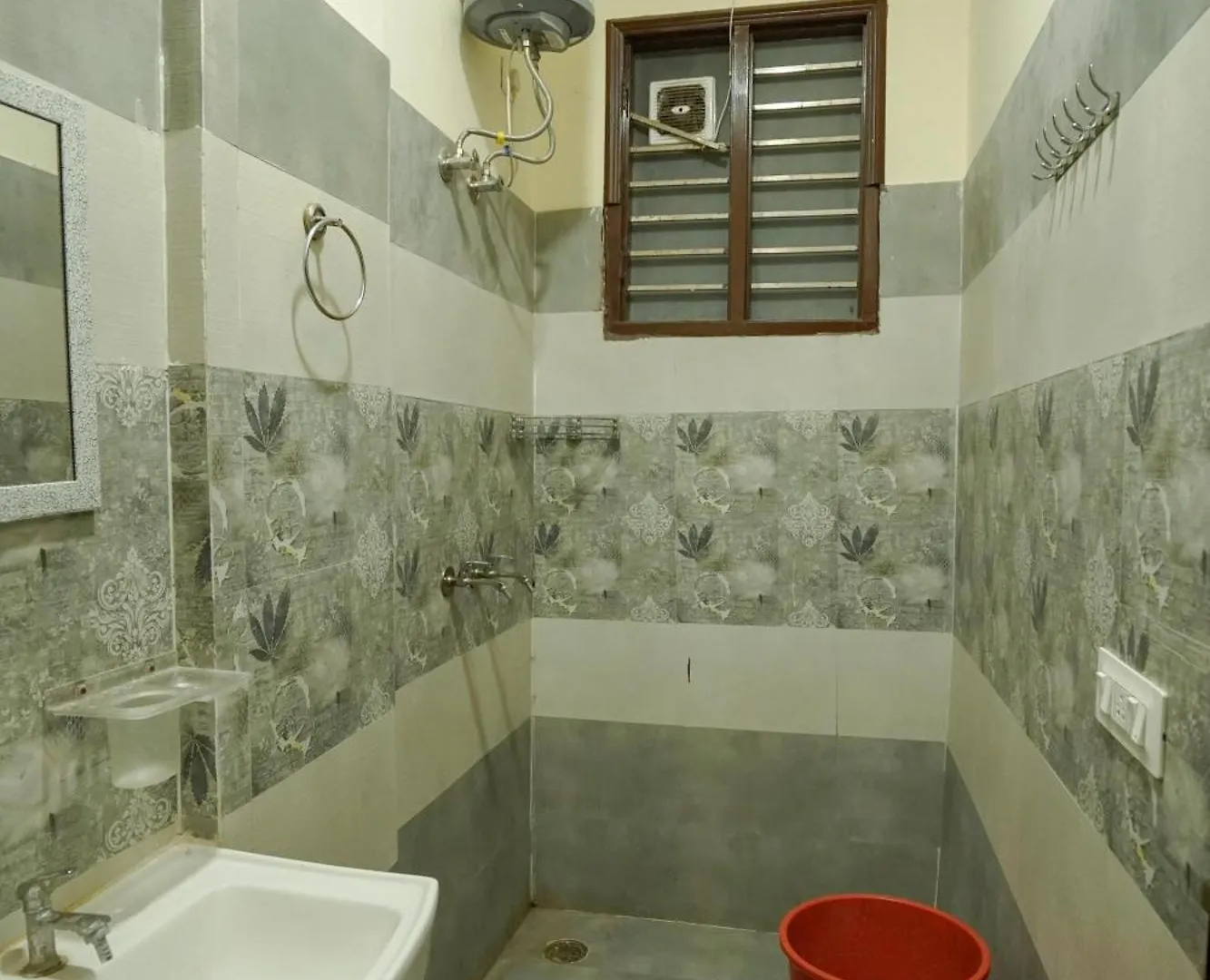 Hotel 8 Inn Zirakpur